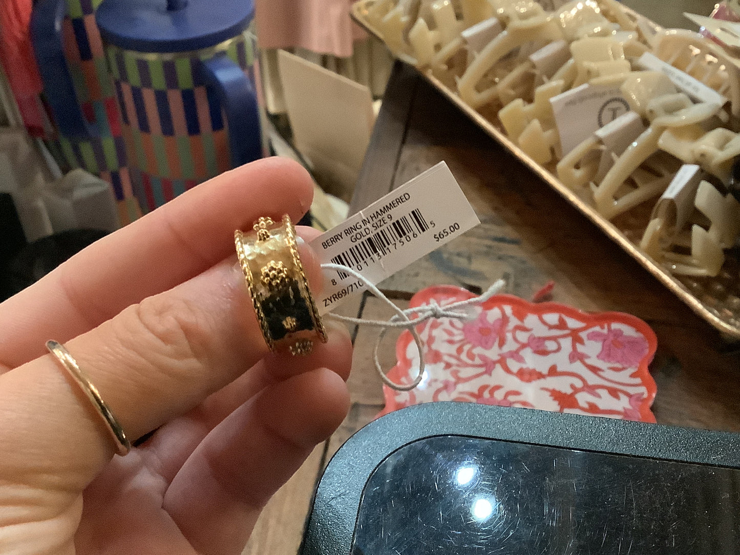Berry ring in hammered Capucine de wulf