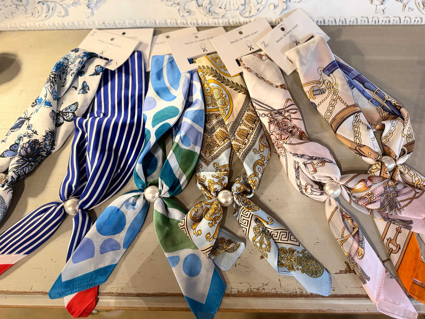 Scarf with Magnetic Pearl