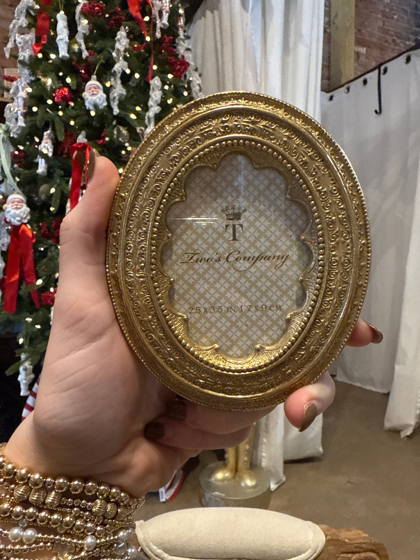 Oval Gold Small Frame