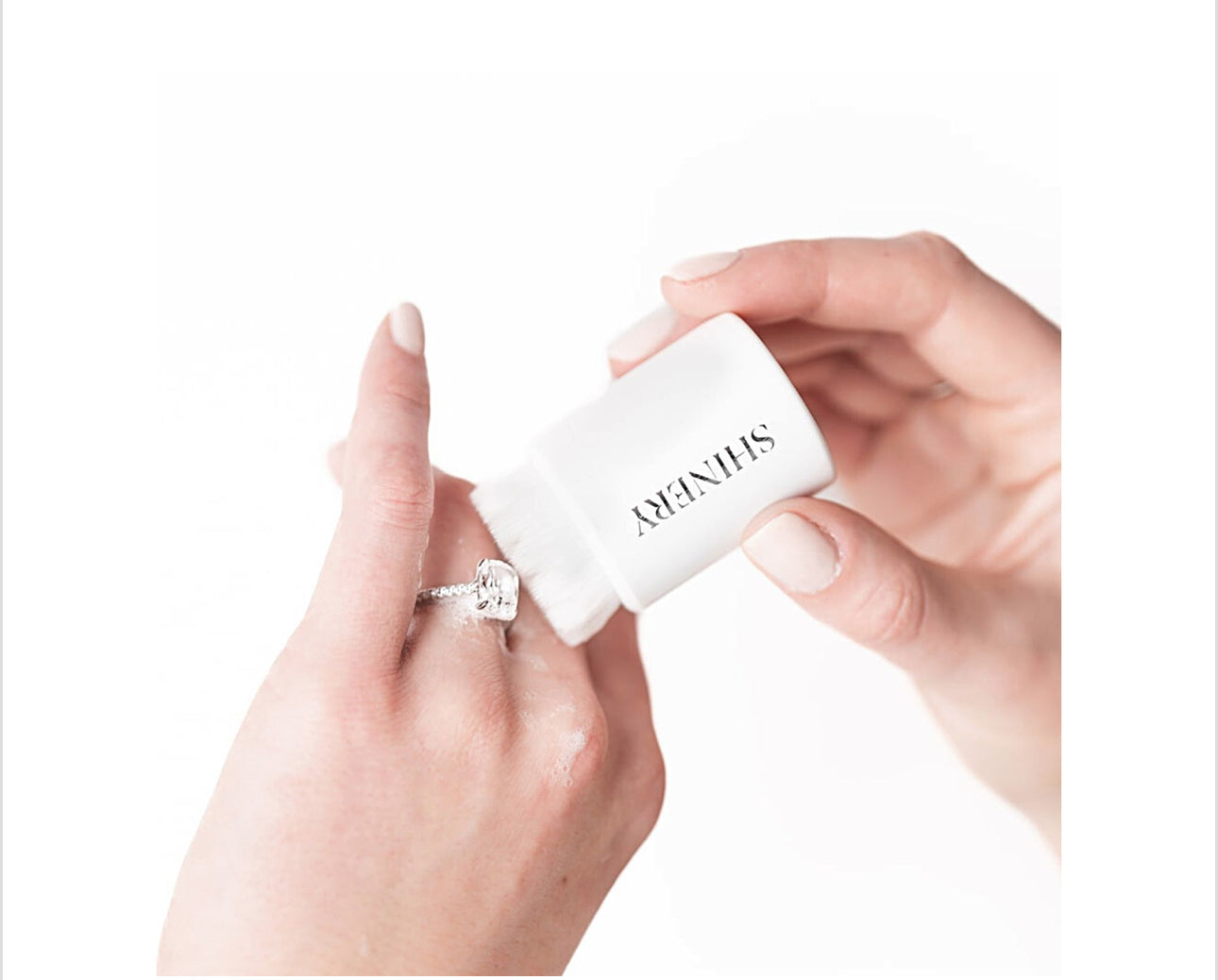 Shinery Radiance Brush