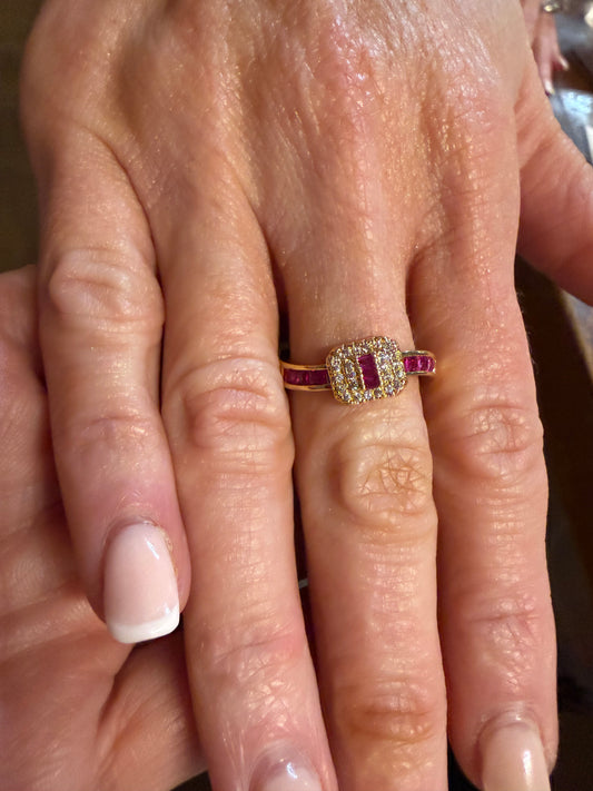 Wavy CZ Ring - Hot Pink