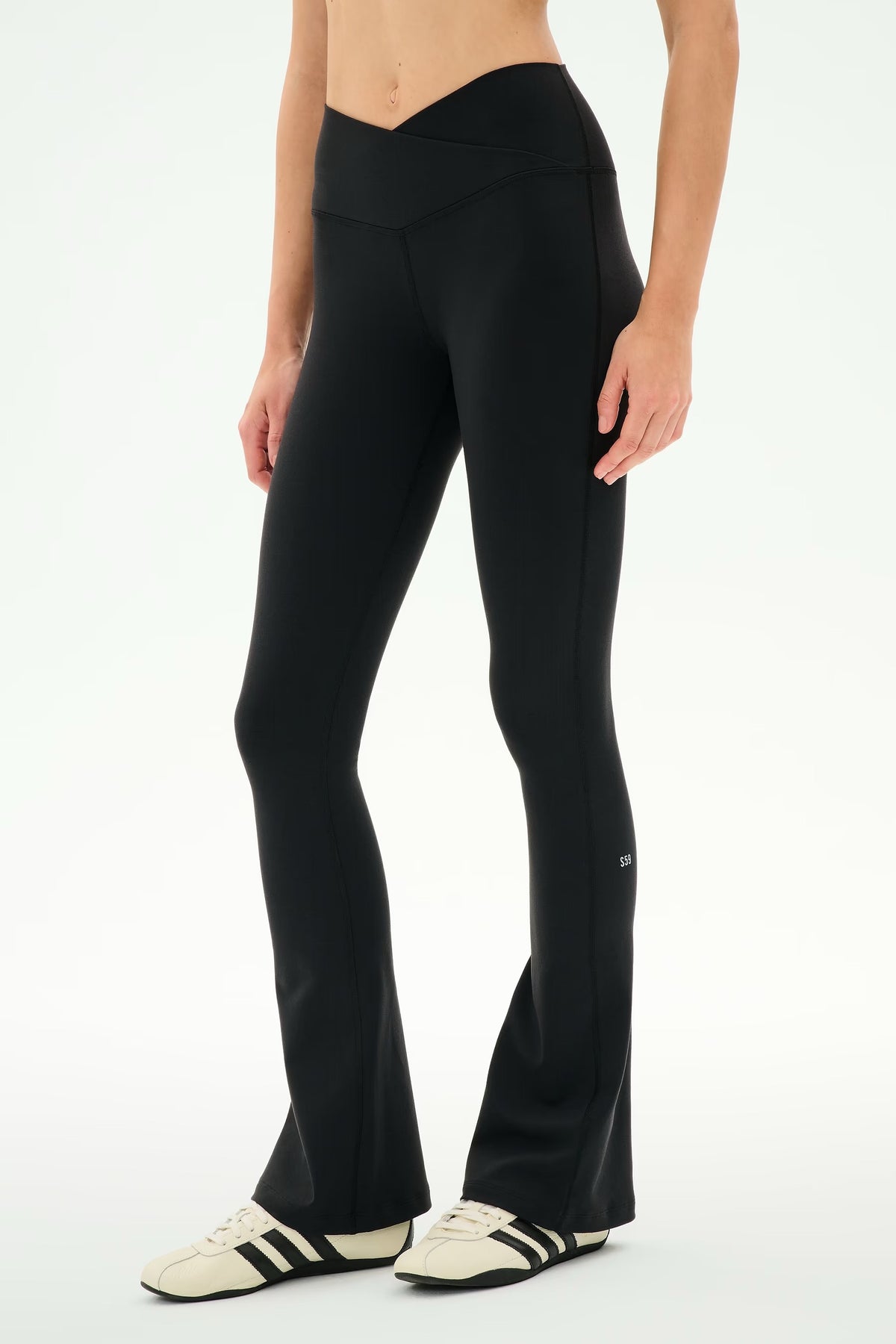 Raquel Crossover Supplex Flare 30'' Black