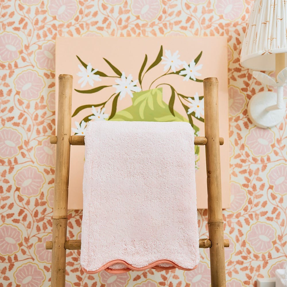 Weezie Scallop Bath Towels