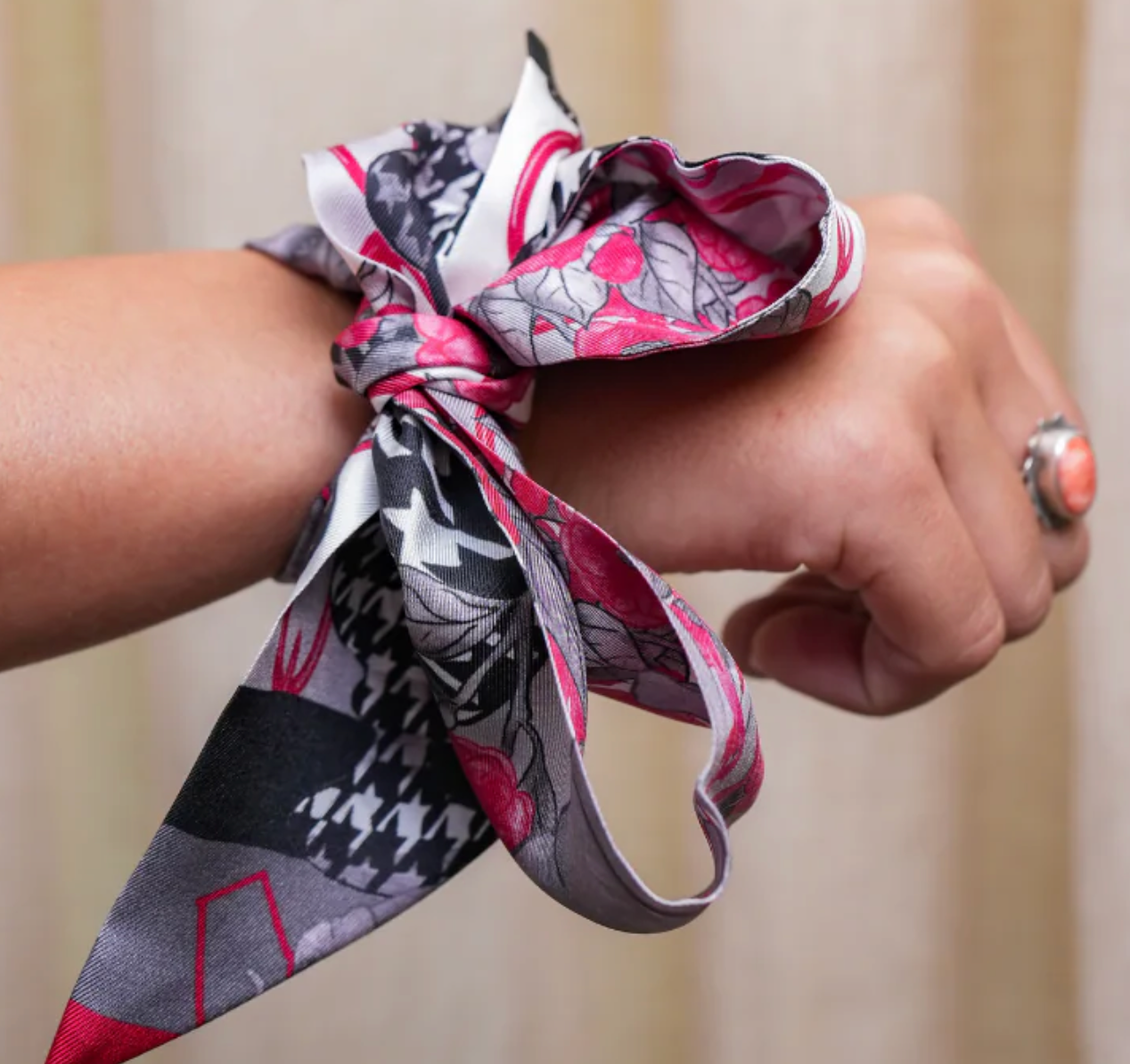 Crimson & White Heirloom Scarflette